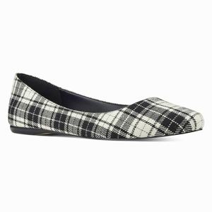 Nine West Speakup Almond Toe Flats - Black/White - Ireland (KD3578219)